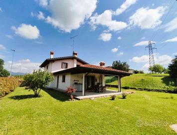 Villa a Tarcento (UD)