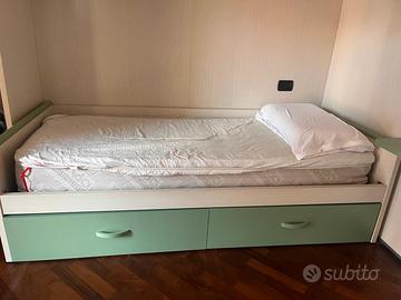Letto singolo in legno con cassetti portaoggetti