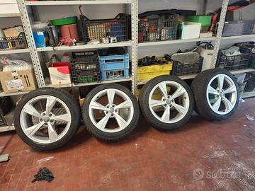 Treno compl. cerchi 17" gomme invernali 215 45 r17
