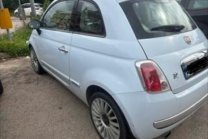 500 Fiat con tettuccio panoramico