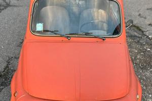 Auto d'epoca fiat 500