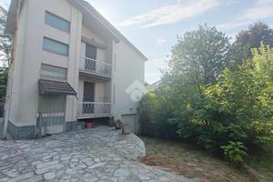 BIFAMILIARE A BARLASSINA