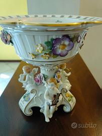 alzata in ceramica smaltata di Capodimonte