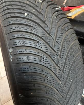 235/55 R 18  Bfgoodrich 104 H g force winter 2 suv