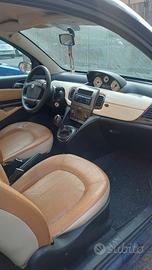 lancia y