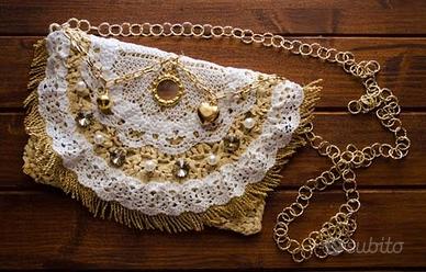 Borsa in paglia a tracolla ornata a mano col. crem