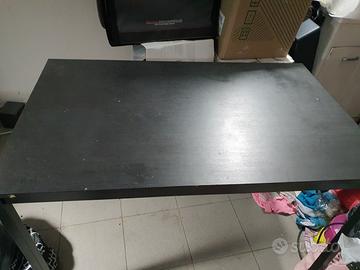 Tavoli di colore nero misura 125 x75