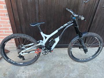 MTB Commencal Supreme V4