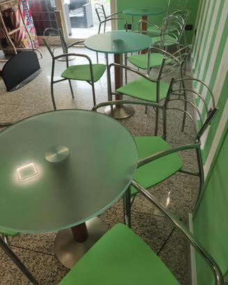  3 tavoli usati + 9 sedie a 120 euro tutto