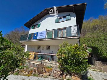 Casa indipendente con ampio giardino