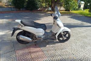 Aprilia Scarabeo 300 - 2011