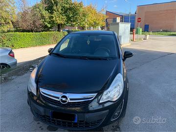 Opel corsa pari a nuova 2014