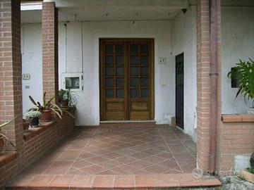Casa indipendente di 150 m² con 4 locali e box aut