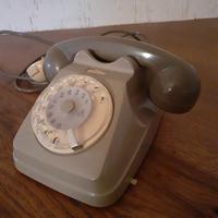 Telefono  color grigio anni 70.