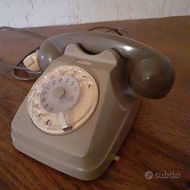 Telefono  color grigio anni 70.