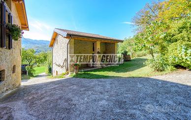 STALLA E CAPANNONE A RENNO