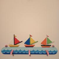 Attaccapanni artigianale per cameretta bambino