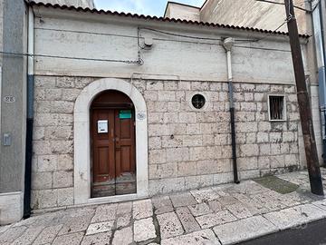 Casa indipendente , garage, spazio all'aperto