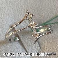 ANELLO TRILOGY ORO 18kt. CON DIAMANTI NATURALI