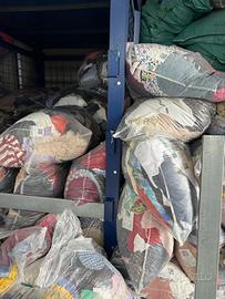 Stock abbigliamento usato