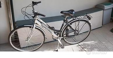 Bicicletta donna marca Cortina Agility