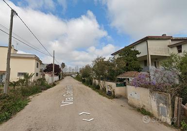 Pomezia trilocale con balcone