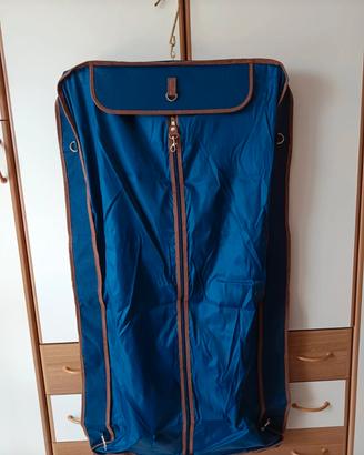 porta abiti con tracolla