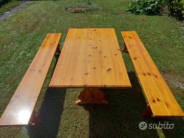 Tavolo e panche