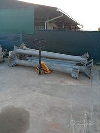 Colonne autoportanti con omega per struttura €1050