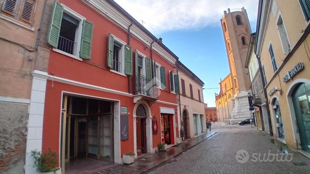 NEGOZIO A COMACCHIO