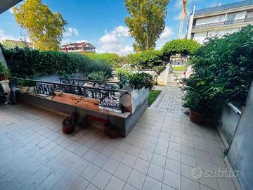 VILLA A SCHIERA A APRILIA