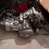 motore Honda CBR 125 + parti moto 