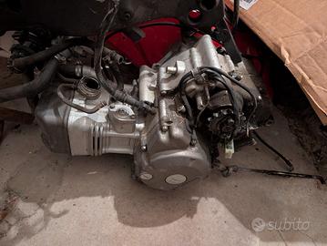 motore Honda CBR 125 + parti moto 