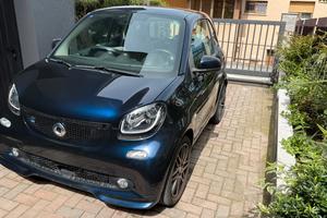 Smart 453 Brabus EQ Parisblu
