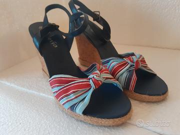 Sandalo con zeppa n.39