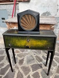 Radio a valvole  vecchia