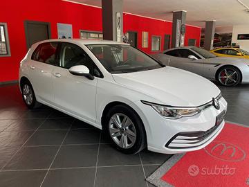 VOLKSWAGEN GOLF 8 1.0 eTSI LIFE DSG 110cv