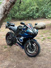 Yamaha yzf r1
