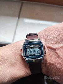 orologio digitale alla moda