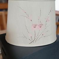 Paralume dipinto con fiori di pesco 