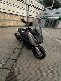 Yamaha X-Max 400
