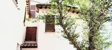 Casa indipendente di 230 m² con più di 5 locali a 