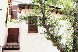 Casa indipendente di 230 m² con più di 5 locali a 