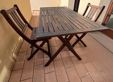 Tavolo da giardino e due sedie in legno acacia