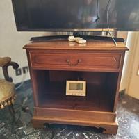 Piccolo mobile legno TV/comodino