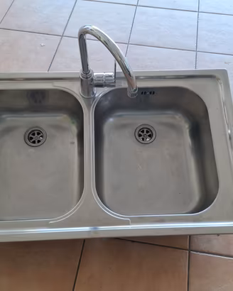 Lavello Cucina 85x50 con miscelatore