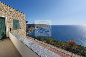 Villa di 441 m² con più di 5 locali e box auto a B