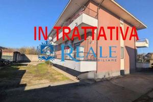 Appartamento di 100 m² con 4 locali e box auto a I