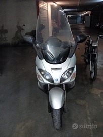 Piaggio x9