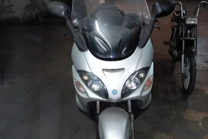 Piaggio x9